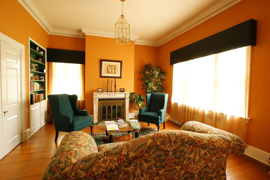 Morehead Manor Bed And Breakfast ダーラム エクステリア 写真