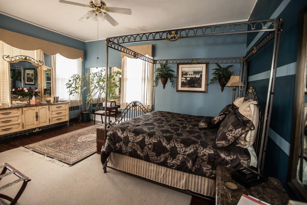 Morehead Manor Bed And Breakfast ダーラム エクステリア 写真
