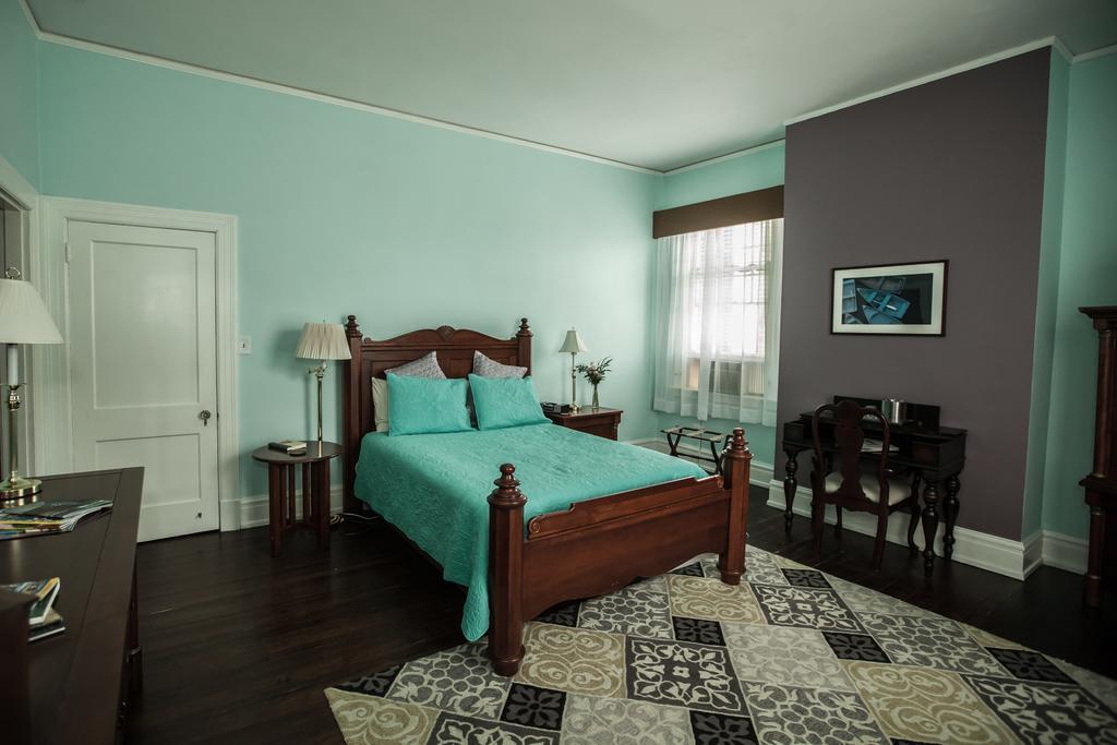 Morehead Manor Bed And Breakfast ダーラム エクステリア 写真