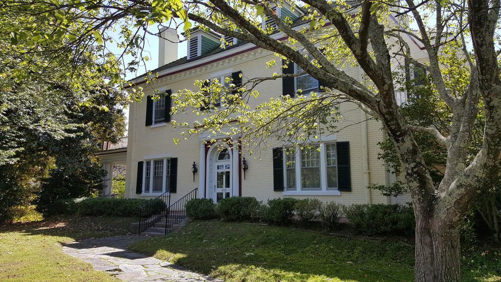 Morehead Manor Bed And Breakfast ダーラム エクステリア 写真