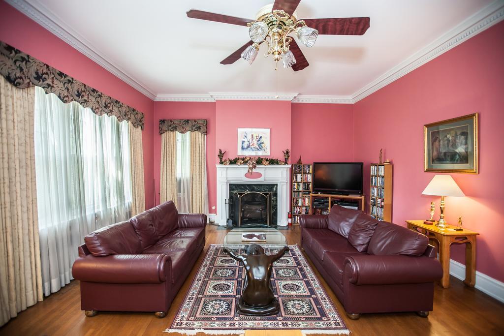 Morehead Manor Bed And Breakfast ダーラム エクステリア 写真