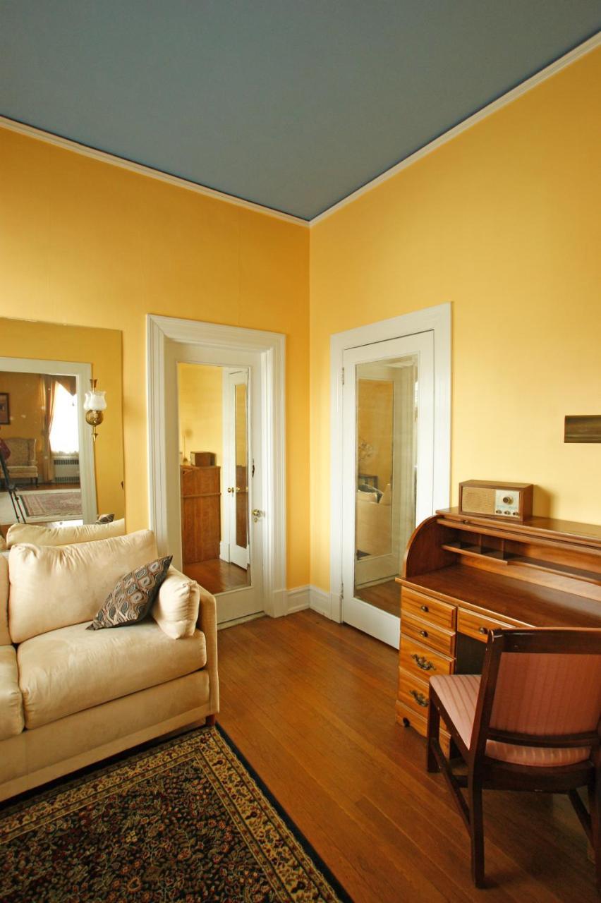 Morehead Manor Bed And Breakfast ダーラム エクステリア 写真