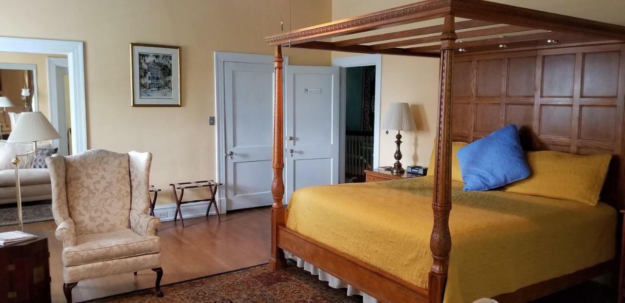 Morehead Manor Bed And Breakfast ダーラム エクステリア 写真